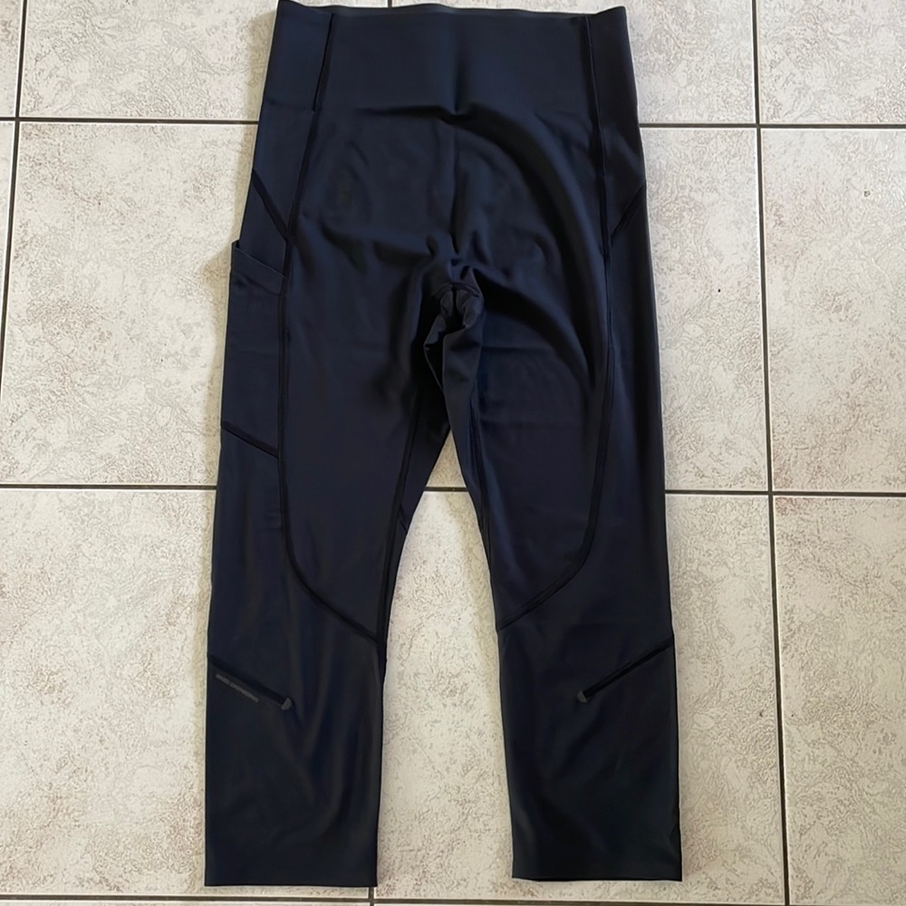 ON running tights- capris